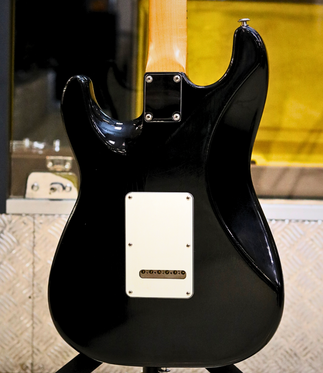 Guitarra Suhr Stratocaster Classic S Antique HSS Black Nitro-Cellulose (Usada)