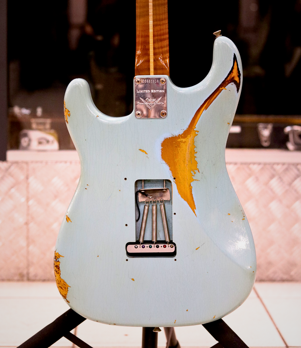 Guitarra Fender Stratocaster Custom Shop LTD RST Tomatillo Relic CZ550918 (Semi-Novo)
